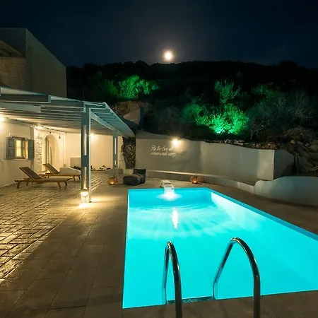 Nereids Villa *