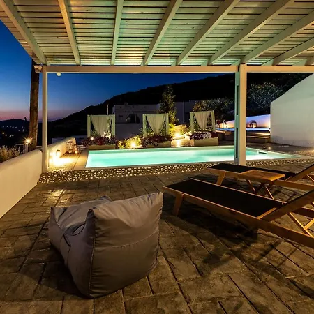 Nereids * Parikia (Paros)