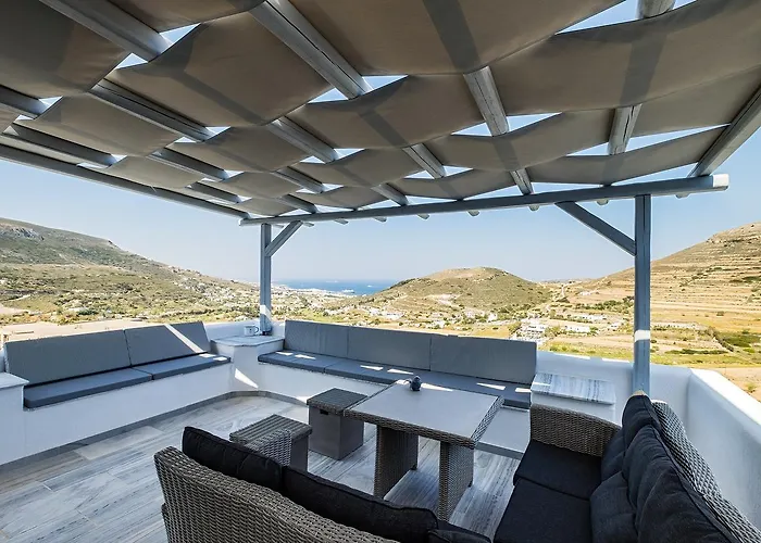 Nereids * Parikia (Paros)